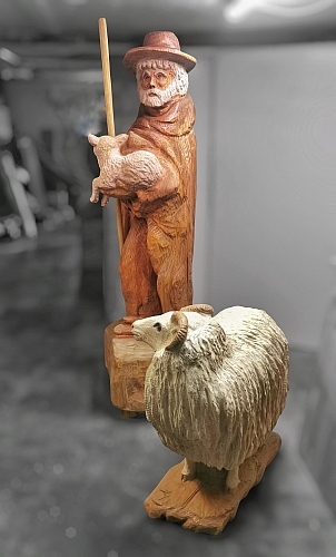 hirte sheperd lamb schaf ewe motors�ge kettens�ge schnitzen jochen adam holzwerker